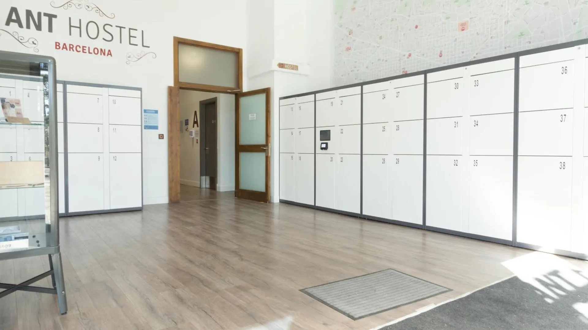 Ant Hostel Barselona İspanya