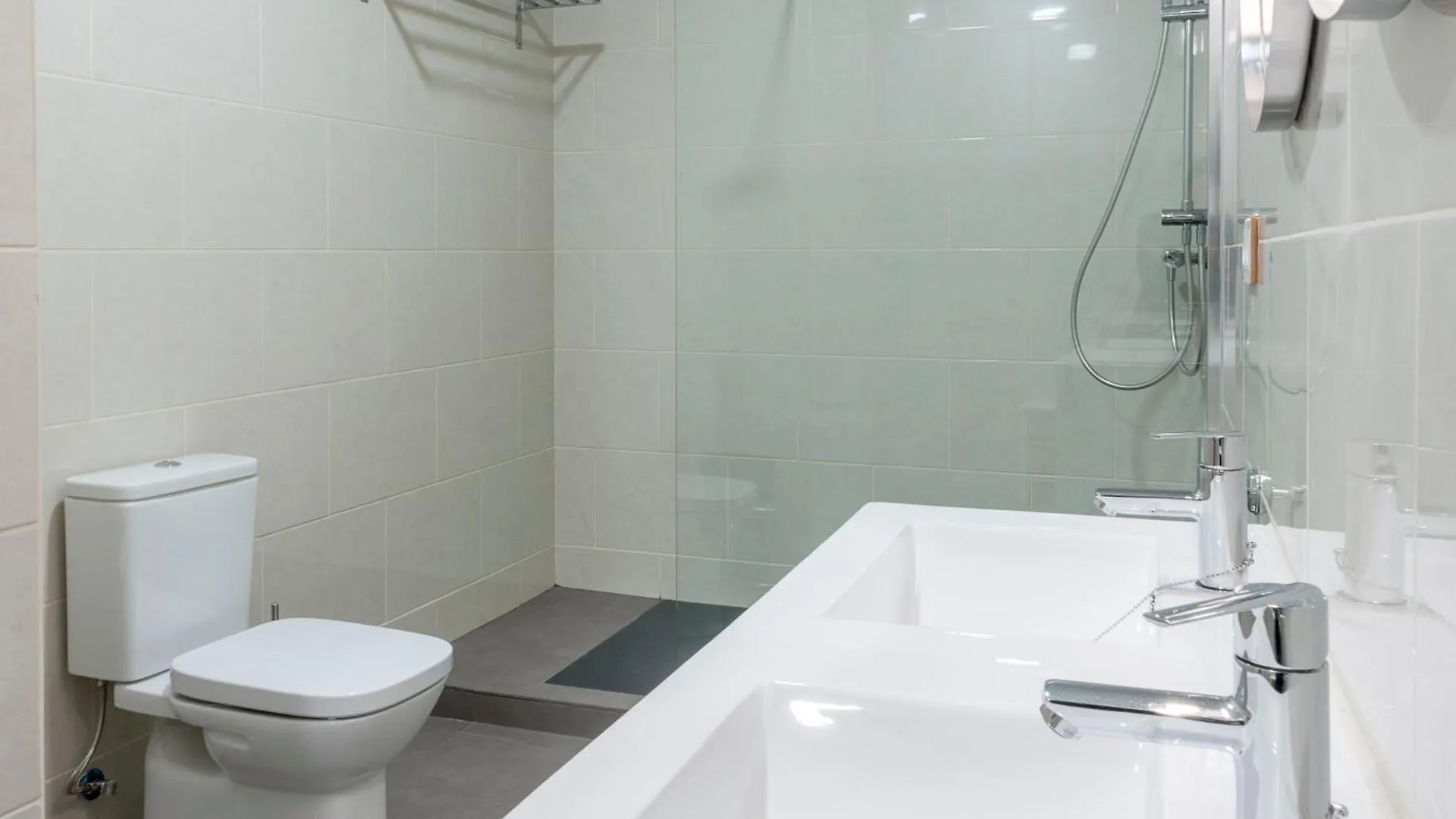 Ant Hostel Barselona İspanya