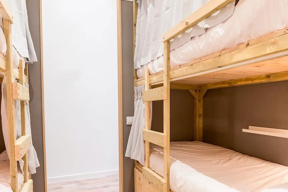 Ant Hostel Barselona İspanya