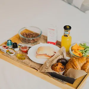 Welldone Quality - Crystal Pool Hotel Seville